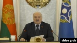 Александр Лукашенко, раҳбари Белорус гуфт, агар ба Тоҷикистон кумак накунем, мисли Қазоқистон мешавад.
