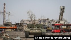 Російська техніка в Маріуполі