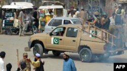 شه شمالي وزیرستان کې امنیتي سرتېري د ګزمې پر مهال - پخوانی انځور.