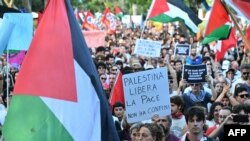 პალესტინელთა მხარდამჭერი დემონსტრაცია ვენეციაში, კინოფესტივალის დღეებში. 30 აგვისტო, 2025 წელი