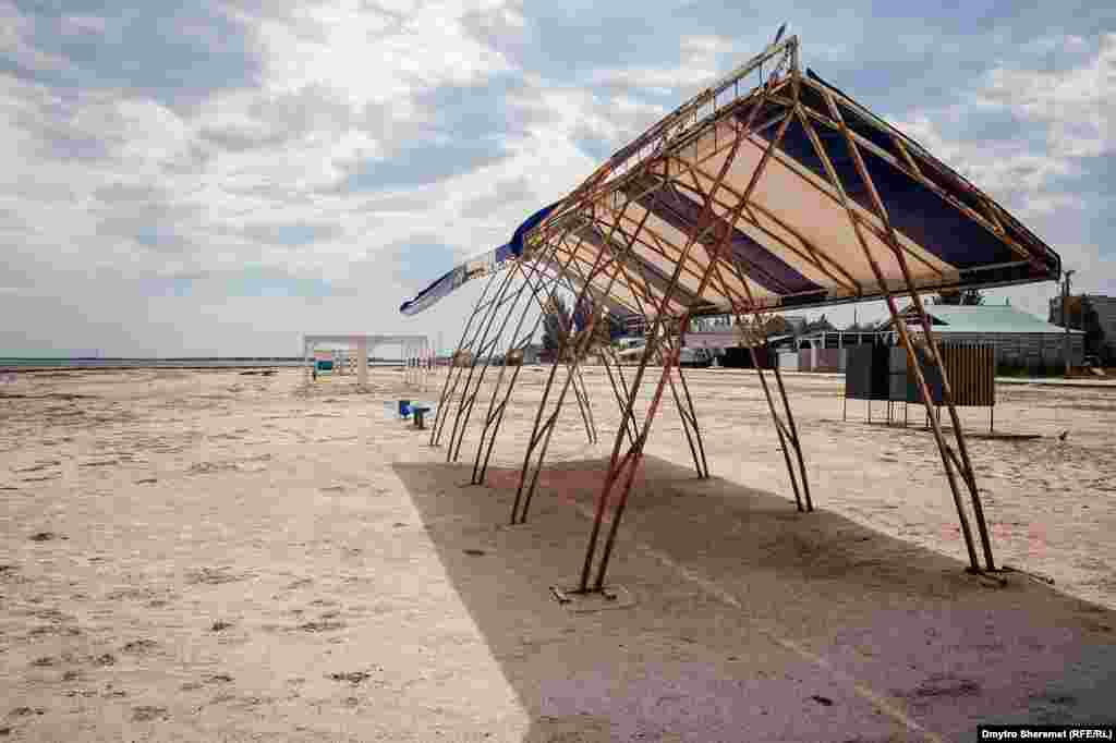 Порожній пляж – звичайна картина цьогоріч для окупованого Генічеська