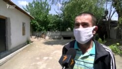 Роҳ ба хонаи марди маълули фархорӣ дар байни киштзорҳо мондаааст Роҳ ба хонаи марди маълули фархорӣ дар байни киштзорҳо мондаааст