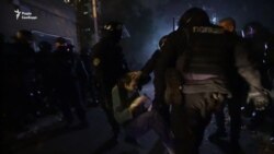 Справа Шеремета і сутички з поліцією під Шевченківським судом. Є постраждалі – відео Справа Шеремета і сутички з поліцією під Шевченківським судом. Є постраждалі – відео