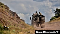 Низомиёни арманӣ дар назди деҳаи Мовсеси воқеъ дар марз бо Озарбойҷон. 15 июли соли 2020