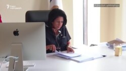 პრეზიდენტი მსჯავრდებულთა შეწყალების სიას აწერს ხელს პრეზიდენტი მსჯავრდებულთა შეწყალების სიას აწერს ხელს