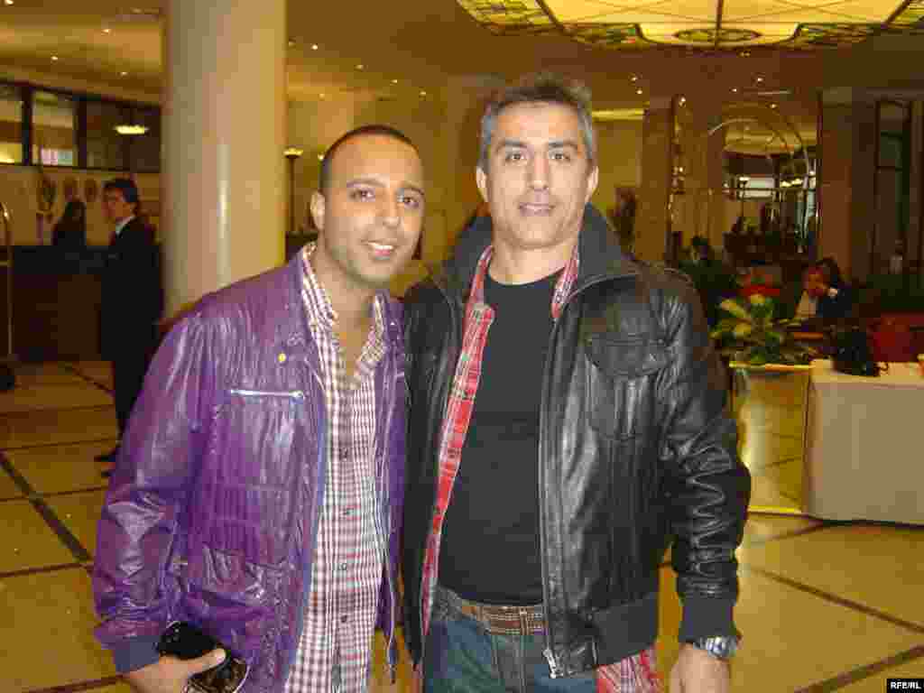 Аксҳо ҳама моли Искандари Хоҷамирзода, хабарнигори Радиои Озодӣ, ки феълан дар Маскав аст, мебошанд.