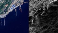 Imaginile din satelit captate arată pagubele produse de tsunami-ul din 30 iulie la baza de submarine ruse din Kamceatka.  Imaginile din satelit captate arată pagubele produse de tsunami-ul din 30 iulie la baza de submarine ruse din Kamceatka.