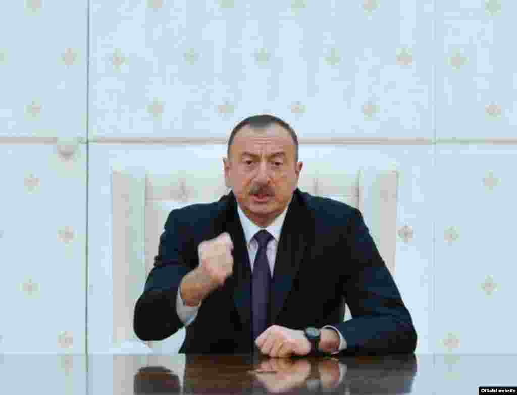 Азербайжаналъул президент И.ГIалиевас калам гьабулеб буго ХIинкъи ГьечIолъиялъул Шураялда. Баку, 3-билеб апрель.  