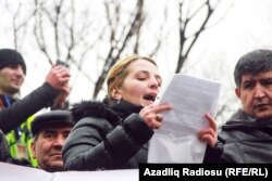 Mitinqin qətnaməsi oxunan zaman