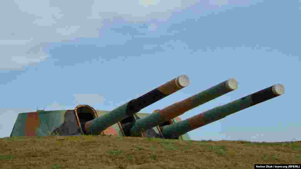 Будувати артилерійську батарею на височині Алькадар поруч із сучасним селищем Любимівка на Північній стороні Севастополя почали понад сто тому – в 1913 році