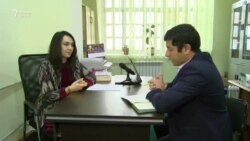 Дилрабо ҳамроҳ бо модарони сарбозон мегиряд Дилрабо ҳамроҳ бо модарони сарбозон мегиряд