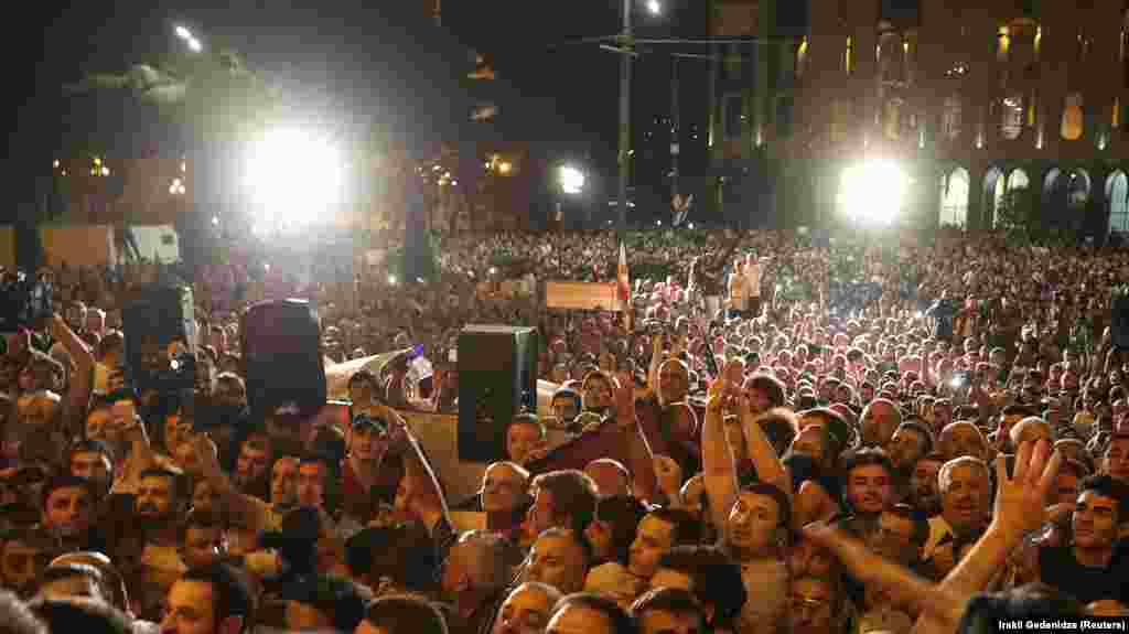 Thousands of protesters massed outside Georgia&#39;s parliament in central Tbilisi after Russian lawmaker Sergei Gavrilov took the speaker&#39;s seat inside the parliament. Gavrilov is viewed as an ally of Russian President Vladimir Putin.&nbsp;