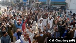 د تحریک لبیک ډلې پلویانو د اپرېل پر ۱۵مه هم په لاهور کې مظاهره وکړه.