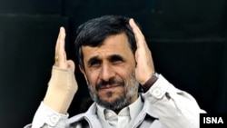 Mahmud Ahmadinejad addresses a crowd in the city of Isfahan to chants of "Death to Israel" and "Death to America."