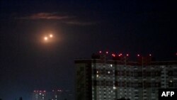 Наслідки атаки РФ фіксуються на понад 20 локаціях в семи районах міста