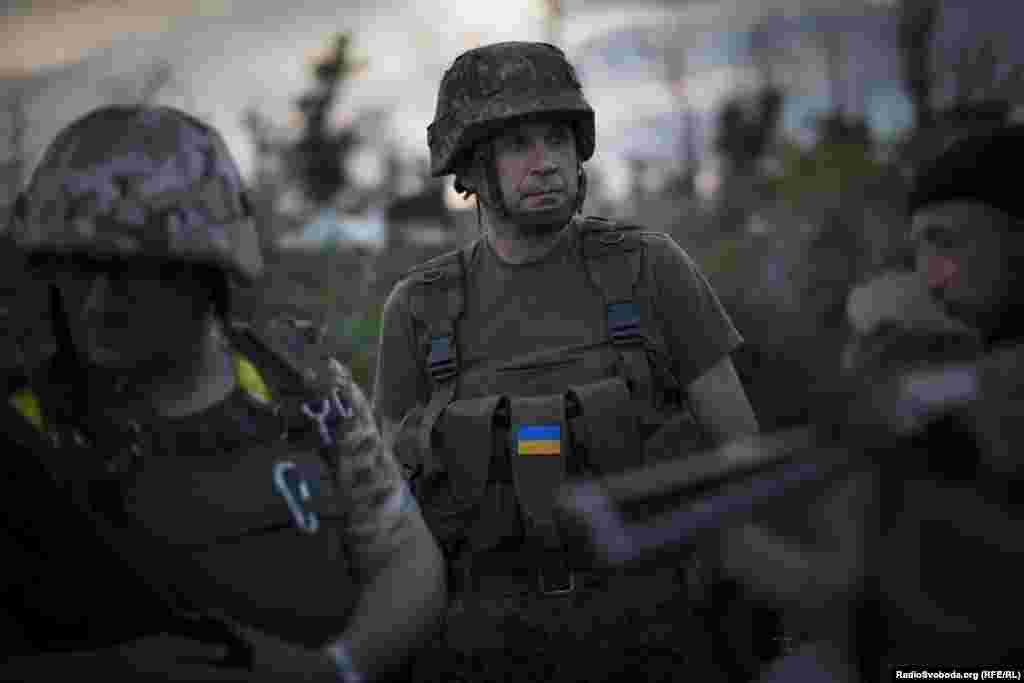 Полковник «Тихий», один зі старших офіцерів батальйону Нацгвардії «Донбас», на позиції недалеко від Широкина