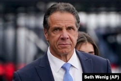 Бывший губернатор Нью-Йорка Эндрю Куомо после поражения на демократических праймериз решил бороться за пост мэра Нью-Йорка в качестве независимого кандидата