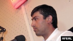 Муҳаммадҷони Нурӣ дар студияи родиюи "Озодӣ", Душанбе, 16-уми июн