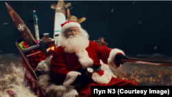 Кадр из ролика с Санта-Клаусом
