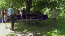 Сайрам худ ва ду кӯдакашро кушт Сайрам худ ва ду кӯдакашро кушт