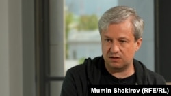 Антон Долин