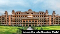 د پیښور پوهنتون د استادانو اتحادیې ویلي دي چې صوبايي حکومت د پوهنتون په معاملو کې مداخلت کوي