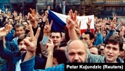 Прагаялда протесталъул акция, 28Окт1989.
