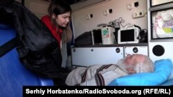 Геннадій Щіпакін у кареті «швидкої»