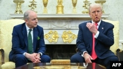 АҚШ президенти Дональд Трамп Ирландия бош вазири Михол Мартин билан, 2025 йил 12 марти
