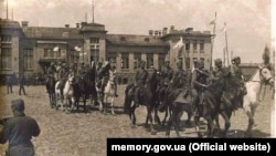 Вступ 1-го Запорізького пішого полку імені Гетьмана Дорошенка до Бахмута, квітень 1918 рік