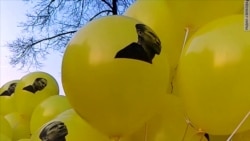 Акція на підтримку Ільдара Дадіна (відео) Акція на підтримку Ільдара Дадіна (відео)