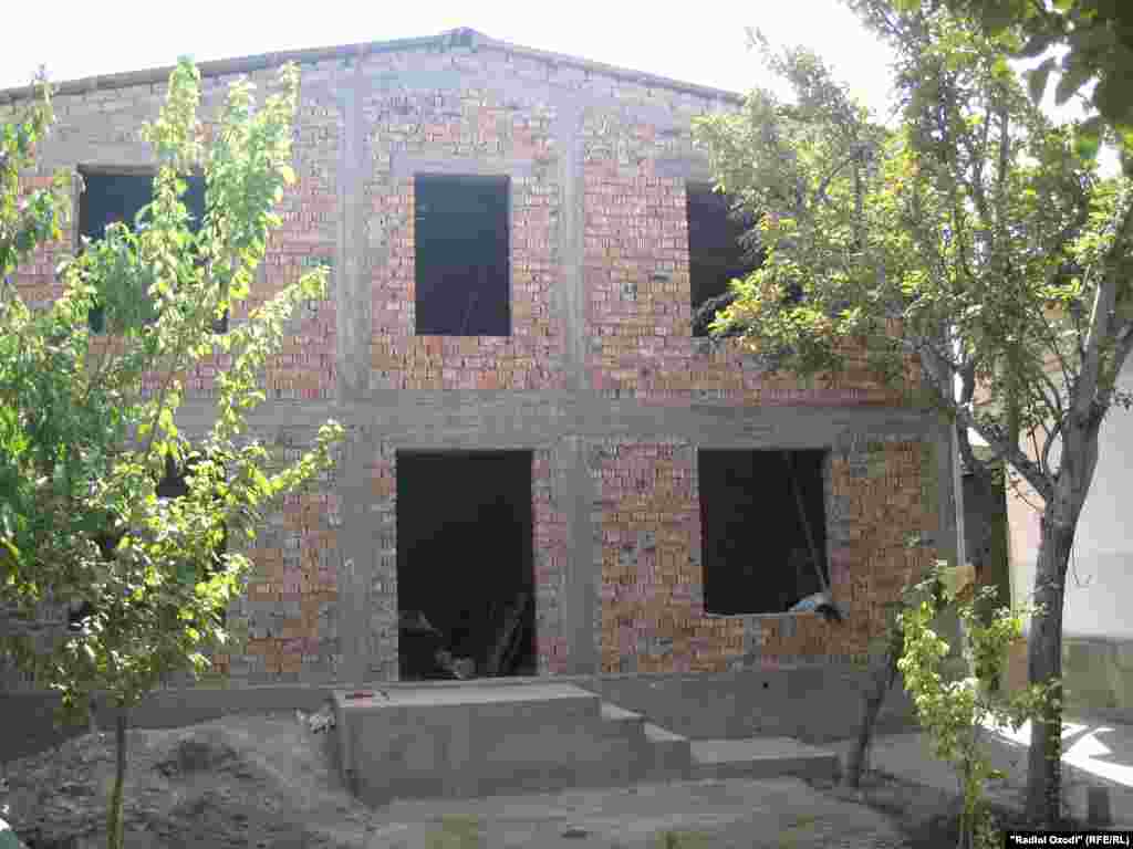 Манзили нотамоми Масрур Иброҳимови 29-сола, ки дар Сурия кушта шудааст