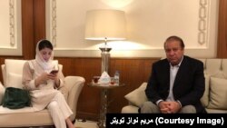 نواز شريف او د هغه لور مريم نواز د ابوظبۍ هوايي ډګر کې ناست دي