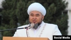 Мирланбек Токтомушев.