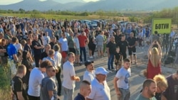 Zećani protiv kolektora za Podgoricu: 'Branićemo životima!' Zećani protiv kolektora za Podgoricu: 'Branićemo životima!'