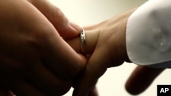 U 2024. razvedena su 853 braka, što je porast od preko 10 odsto u odnosu na prethodnu godinu. Broj sklopljenih brakova manji je za 18 procenata.