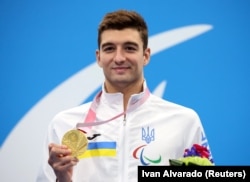 Крипак виграв заплив на 100 метрів на спині, при цьому встановивши новий світовий рекорд