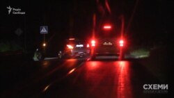 «Схеми» неодноразово фіксували, як на цю територію у Козині заїжджає кортеж з двох автівок, якими користується Андрій Портнов