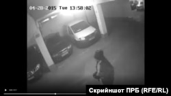 Кадр із відеозапису в гаражі під офісом Ґебрева. Болгарські слідчі органи стверджують, що на ньому зафіксований імовірний учасник замаху
