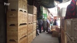 Гаҳвора ва сандуқи "тюрма" дар бозорҳои Тоҷикистон Гаҳвора ва сандуқи "тюрма" дар бозорҳои Тоҷикистон