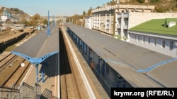 Железнодорожный вокзал в Севастополе, иллюстрационное архивное фото