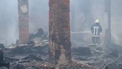 „Am fost atât de speriată”: Ucrainenii fac curățenie după un atac record cu dronă „Am fost atât de speriată”: Ucrainenii fac curățenie după un atac record cu dronă