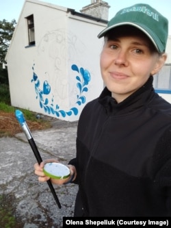 Перші елементи орнаменту на будинку