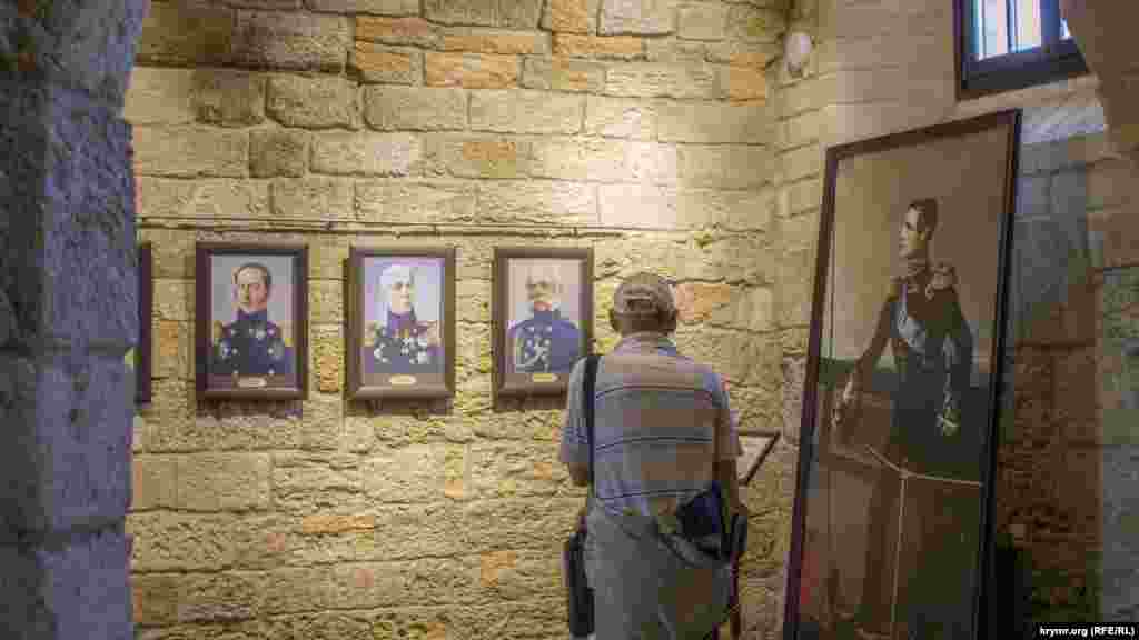 Тема другої експозиції – «Історія «Російського географічного товариства» в особах, фотографіях і фактах»