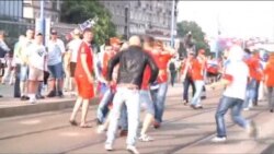 Russian, Polish Football Fans Clash In Warsaw Russian, Polish Football Fans Clash In Warsaw
