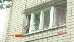 Люди повертаються до отруєного Армянська | «Крим.Реалії» (відео) Люди повертаються до отруєного Армянська | «Крим.Реалії» (відео)