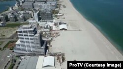 Imagine aeriană de pe litoralul românesc.