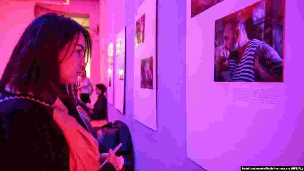 На акції представили фотовиставку журналіста Тараса Ібрагімова «Хроніка реверсивних подій»