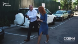 На запитання про те, звідки у нього кошти на Land Cruiser і яка наразі зарплата в СБУ, Борейчук відповів коротко: «Робіть запит»