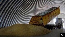 Cele mai mare sume vor ajunge în două state: Polonia ar urma să primească aproape 40 de milioane de euro, iar România aproape 30 de milioane de euro.